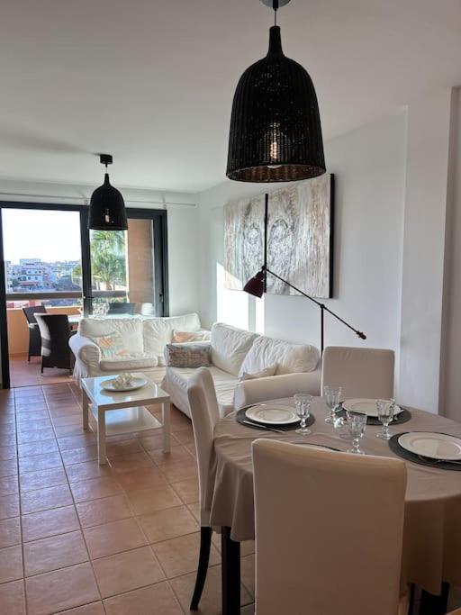 Home2Rest - Ocean View, 3 Pools, 2 Bedrooms, 2 Bathrooms Apartment
