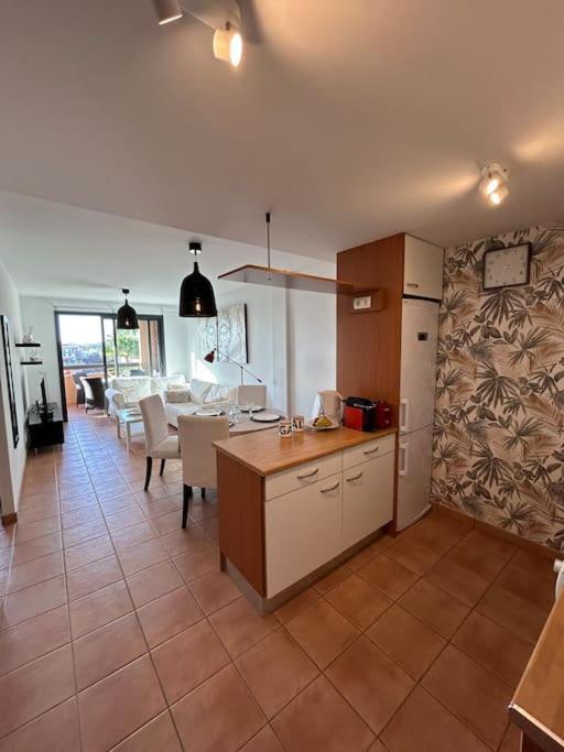 Home2Rest - Ocean View, 3 Pools, 2 Bedrooms, 2 Bathrooms *
